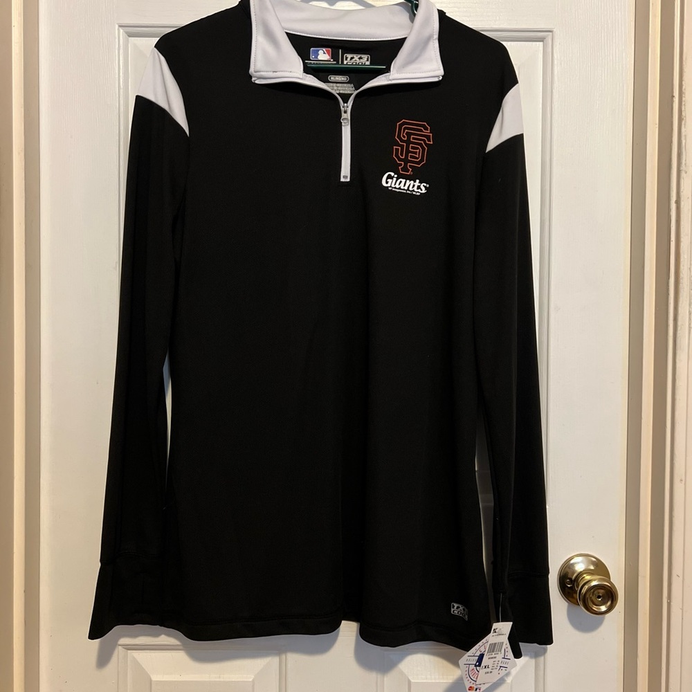 Woman’s SF Giants quarter zip long sleeve top